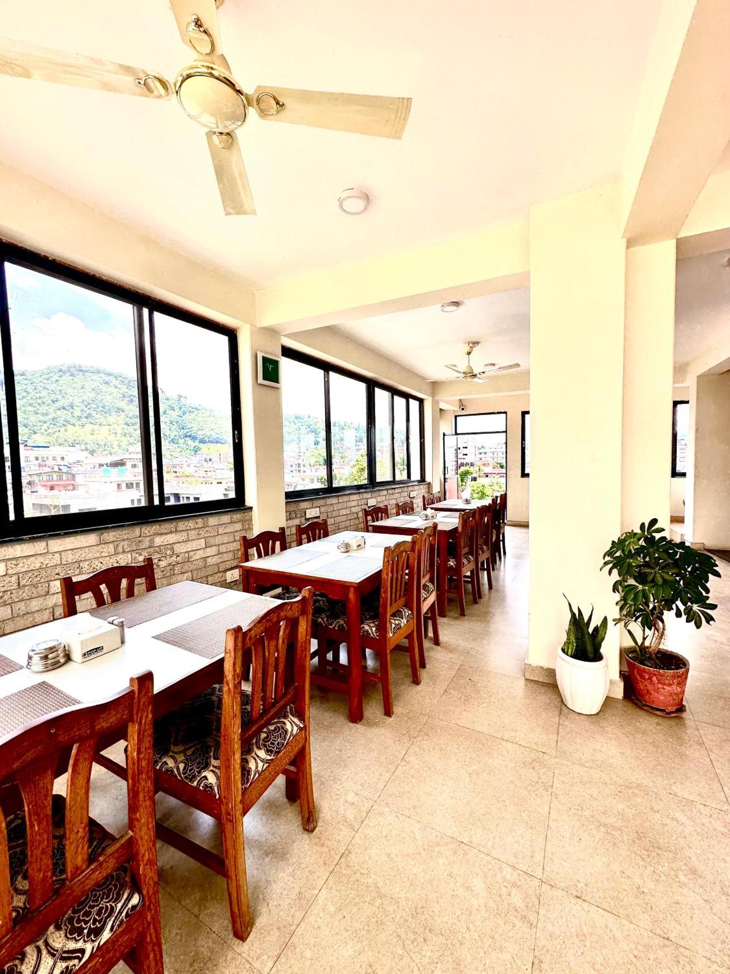 Hotel Adam Pokhara Exterior foto