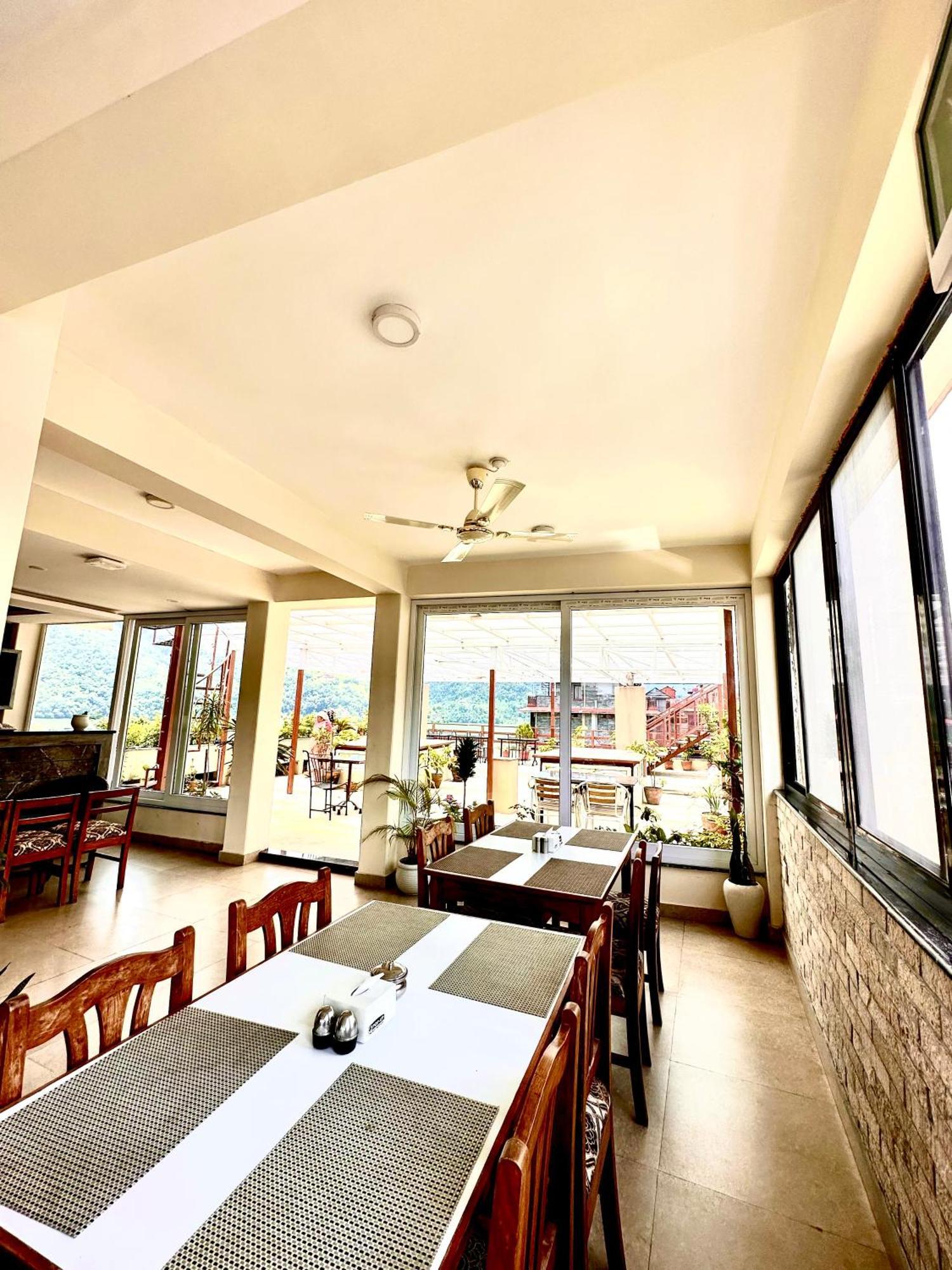 Hotel Adam Pokhara Exterior foto