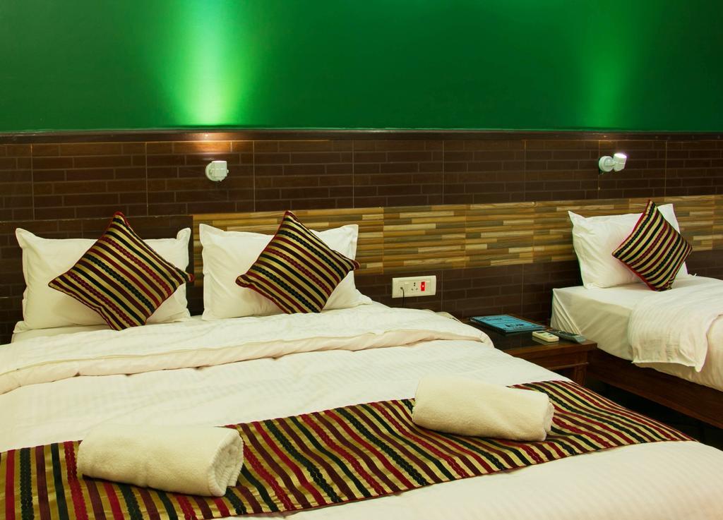 Hotel Adam Pokhara Exterior foto